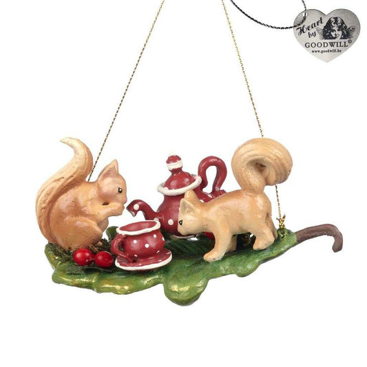 Goodwill Belgium B 93162 Woodland Squirrel on leaf Ornaments